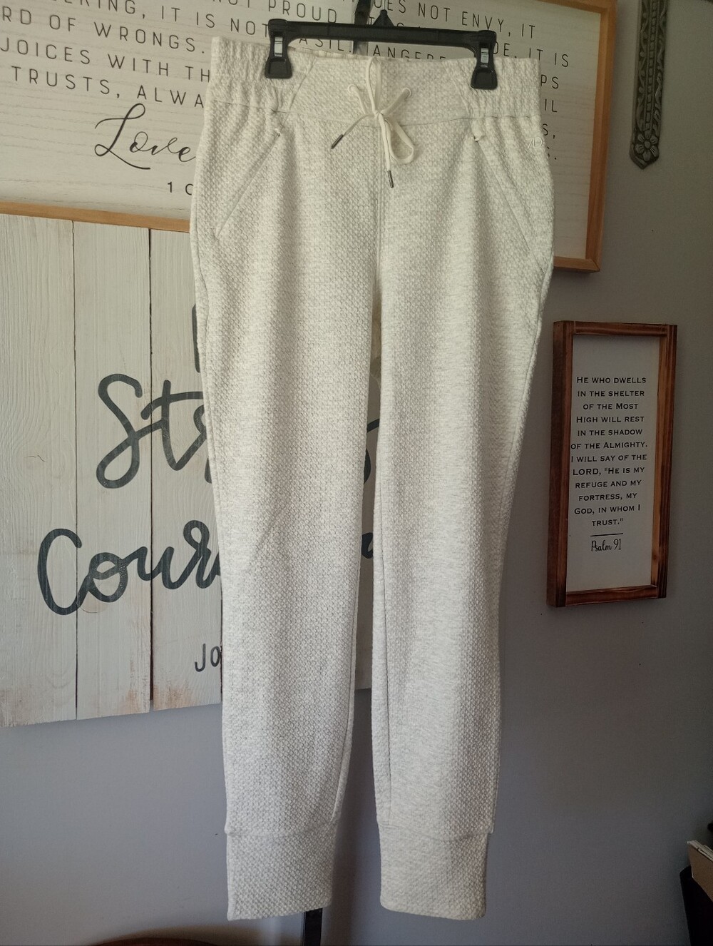 NWT 7 Diamonds Jogger Pants Small Women's Pants Small Retail $120 Textured Pant